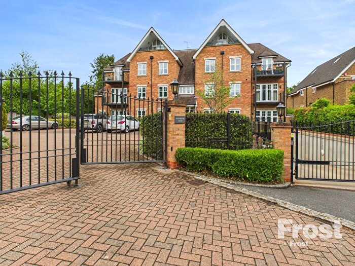 2 Bedroom Flat To Rent In Rutherford House, Packhorse Road, Gerrards Cross, Buckinghamshire, SL9