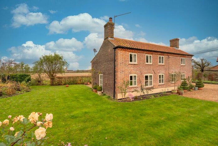 4 Bedroom Detached House For Sale In Peaseland Green, Elsing, Dereham, NR20