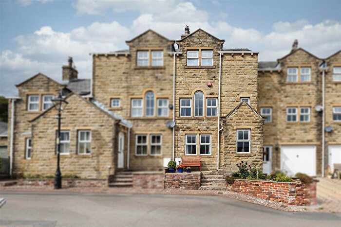 3 Bedroom Town House For Sale In Kiln Court, Salendine Nook, Huddersfield, HD3