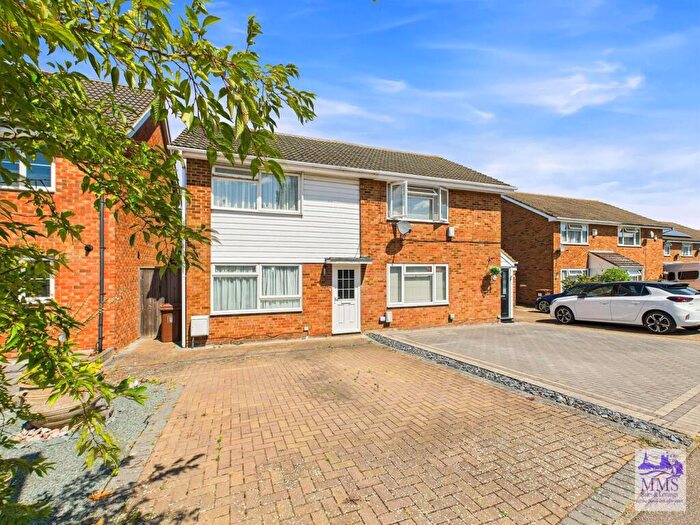 2 Bedroom Semi-Detached House For Sale In Cardens Road, Cliffe Woods, Rochester, ME3