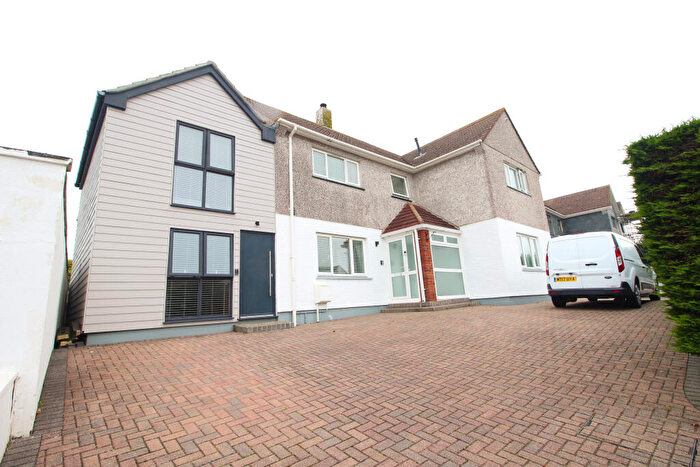 6 Bedroom Detached House For Sale In Grenville Road, Padstow, Cornwall, PL28
