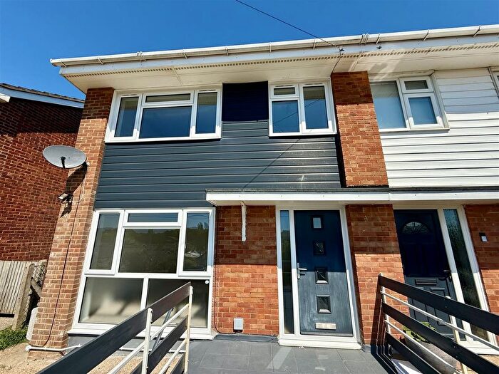3 Bedroom Semi-Detached House To Rent In Pebsham Lane, Bexhill-On-Sea, TN40