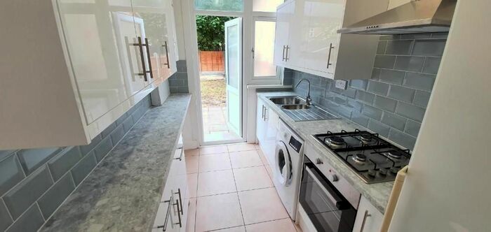 4 Bedroom Terraced House To Rent In Buller Road, Tottenham, N17