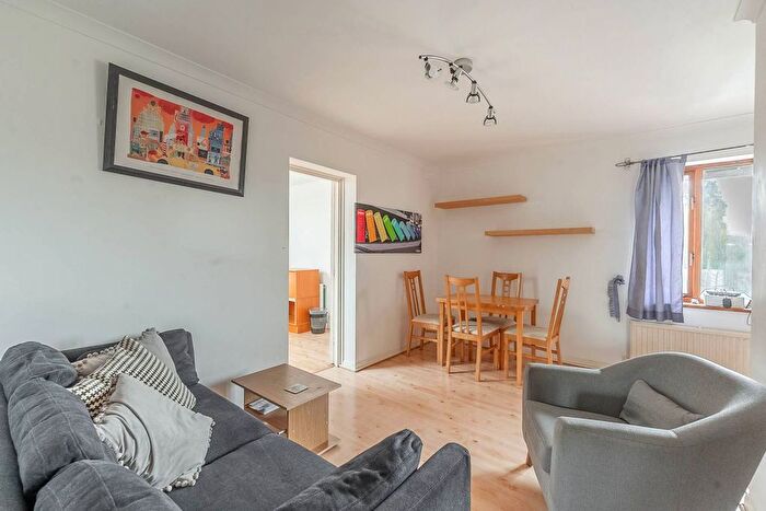 2 Bedroom Flat To Rent In Rickmansworth Road, Pinner, HA5