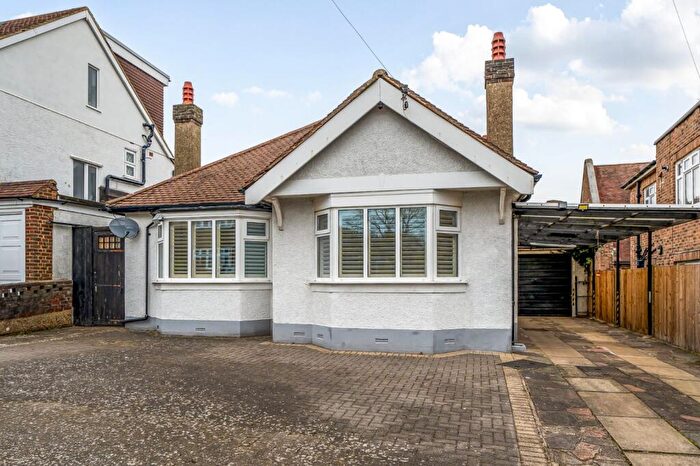 4 Bedroom Bungalow For Sale In Hilldown Road, Bromley, BR2