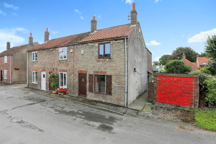 2 Bedroom Semi-Detached House For Sale In Church View, Huggate, York, YO42