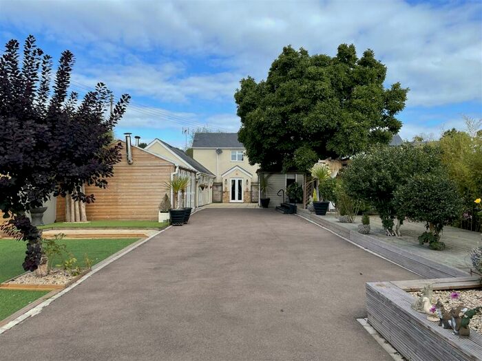 4 Bedroom Detached House For Sale In Gorsley, Ross-On-Wye, HR9