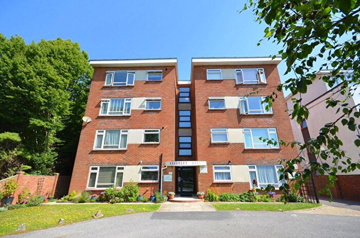 2 Bedroom Flat To Rent In Richmond Park Road, Bournemouth, BH8