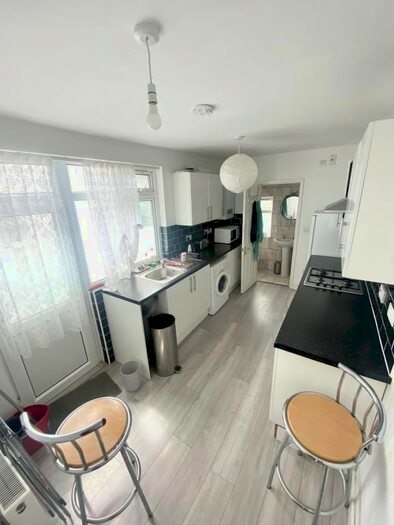 1 Bedroom Flat To Rent In Broadlands Road, Southampton, SO17