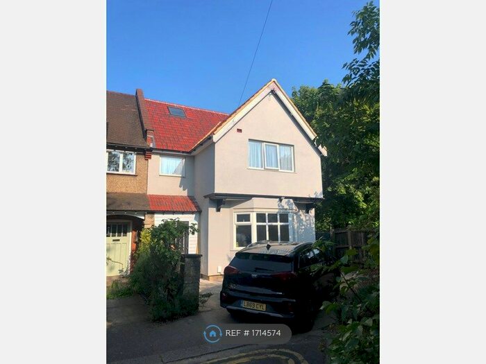 1 Bedroom Property To Rent In Monmouth Road, Watford, WD17
