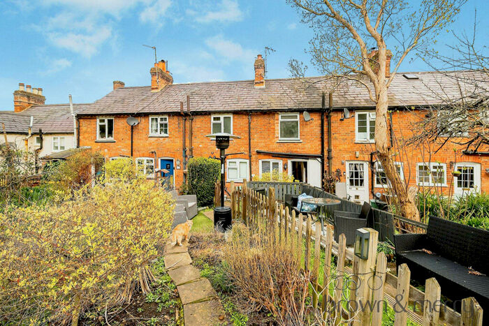 1 Bedroom Character Property For Sale In High Street, Weedon, HP22