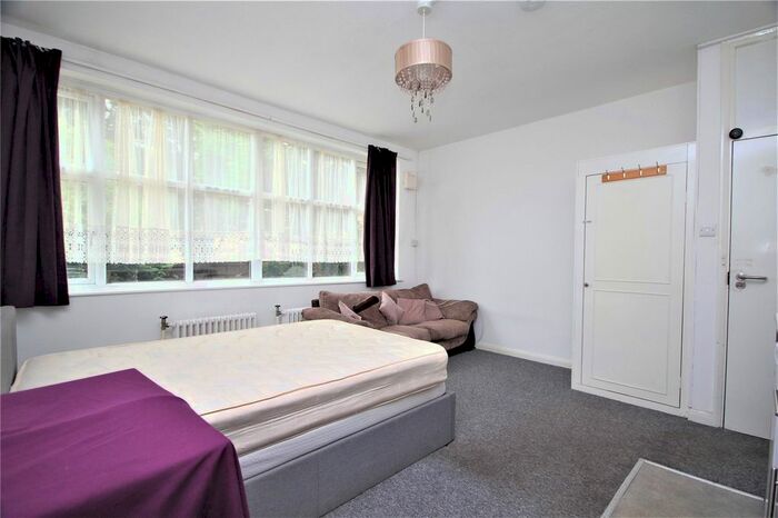 Studio To Rent In Shelley Road, Worthing, West Sussex, BN11