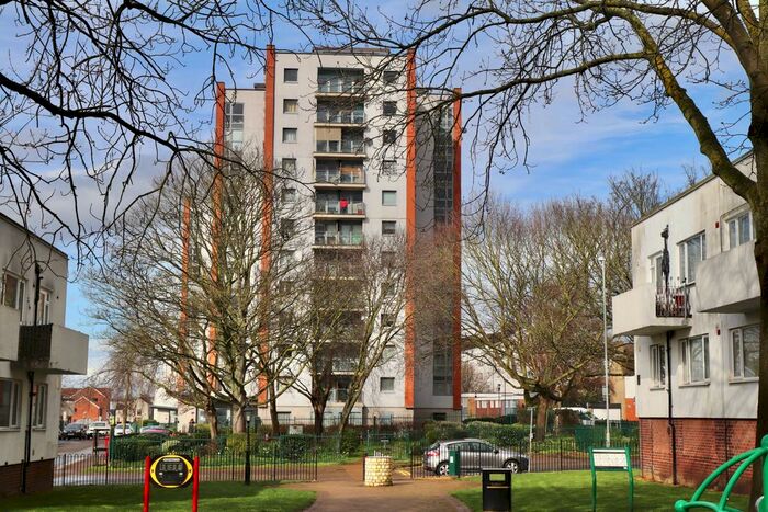 1 Bedroom Flat To Rent In Newlife Apartments, Upper Cross Street, Northampton, NN1