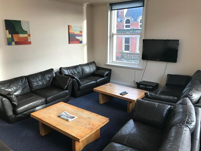 1 Bedroom Block Of Apartments To Rent In Portland House, Carrington Street, Nottingham, Nottinghamshire, NG1