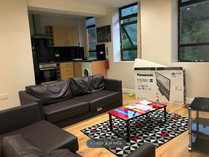 1 Bedroom Flat To Rent In Otley Road, Bradford, BD3