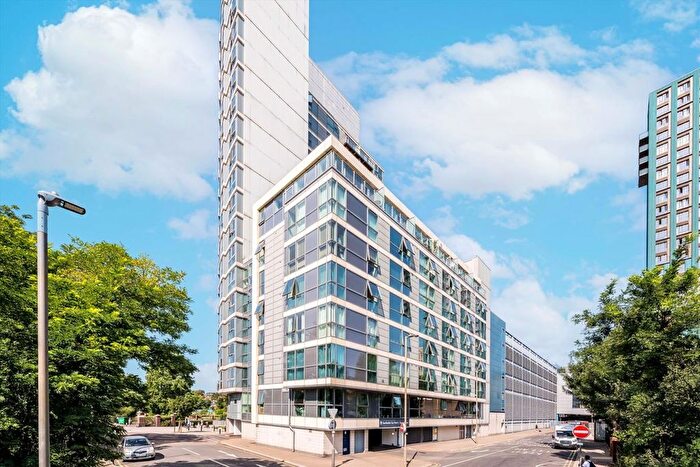 1 Bedroom Studio To Rent In Mapleton Road, Wandsworth, SW18