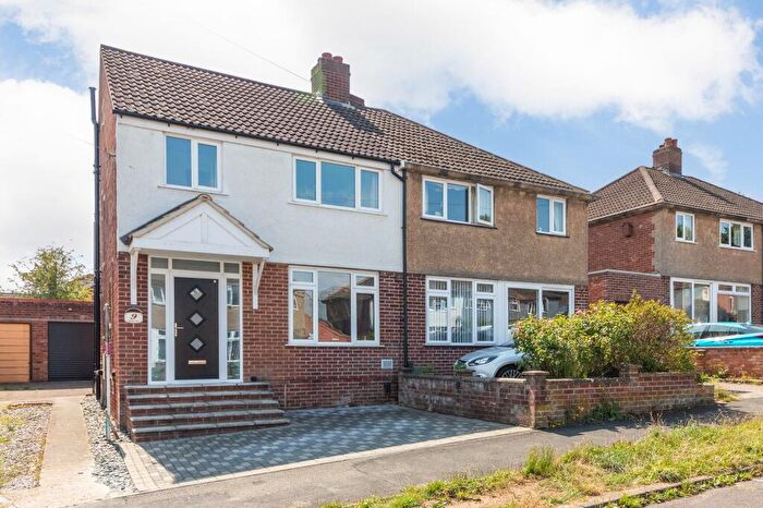 4 Bedroom Semi-Detached House To Rent In Bagley Close, Kennington, OX1