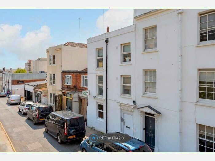 1 Bedroom Flat To Rent In Ground Floor, Hove, BN3