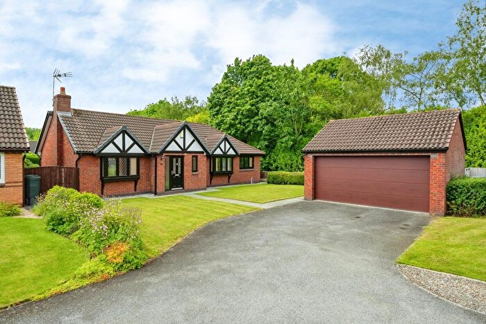 3 Bedroom Bungalow For Sale In Sandicroft Close, Warrington, Cheshire, WA3