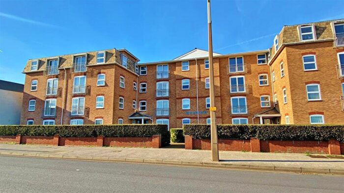 2 Bedroom Flat For Sale In Princes Esplanade, Walton On The Naze, CO14