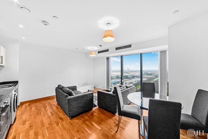 1 Bedroom Flat For Sale In River Heights, High Street, London, E15