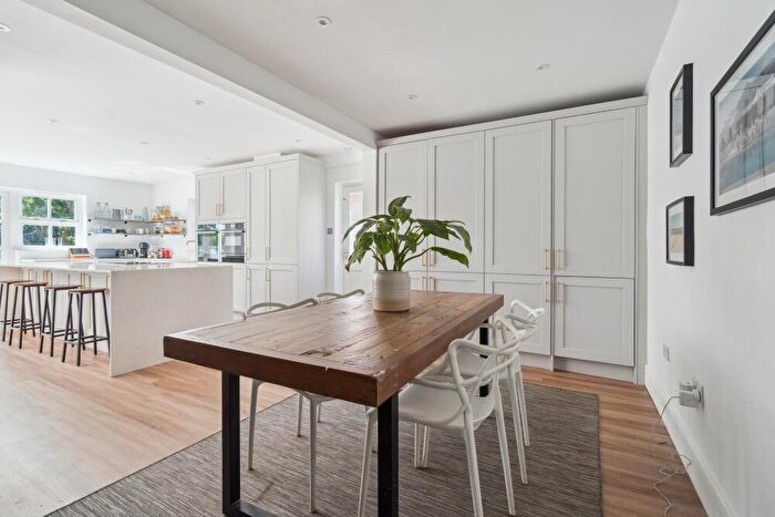 5 Bedroom Detached House For Sale In Ray Mill Road East, Maidenhead, SL6