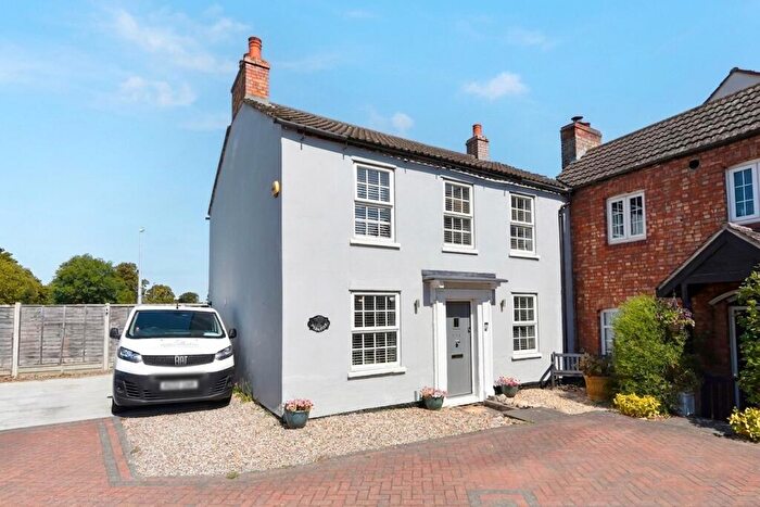 3 Bedroom Semi-Detached House For Sale In Shortmead Street, Biggleswade, SG18