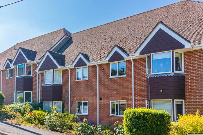 2 Bedroom Flat To Rent In Ellingham Close, Grange Road, Alresford, Hampshire, SO24