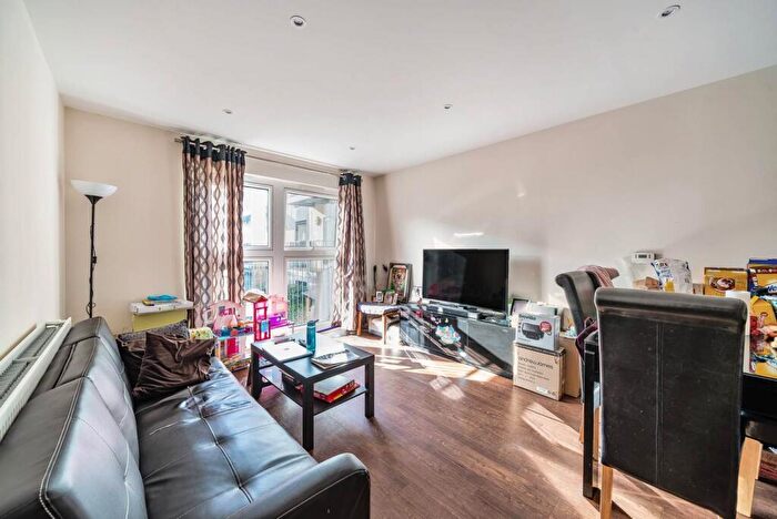 1 Bedroom Flat To Rent In Letchworth Road, Harrow, Stanmore, HA7
