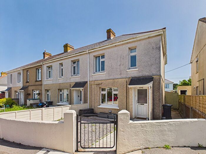 3 Bedroom End Terrace House For Sale In Coronation Place, Helston, Close To Helston Town Centre, TR13