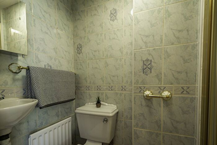 1 Bedroom Terraced House To Rent In Hyde Park Road, Leeds, LS6