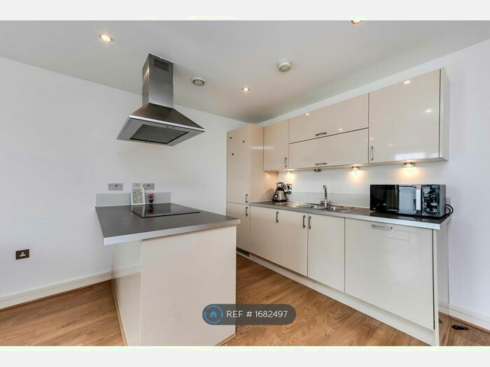 3 Bedroom Flat To Rent In Diprose Court, London, E3