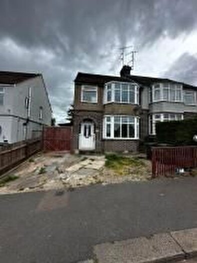 3 Bedroom End Of Terrace House To Rent In Beechwood Road, Luton, LU4