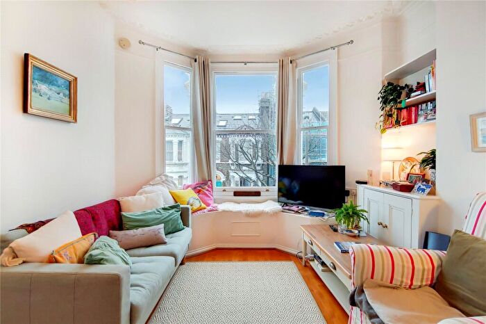 2 Bedroom Flat To Rent In Lavender Sweep, Clapham Junction, SW11