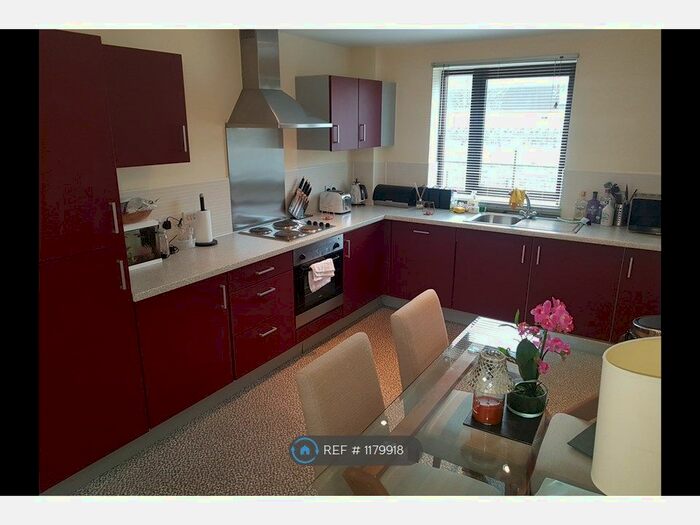 2 Bedroom Flat To Rent In Dock Lane, Shipley, BD17