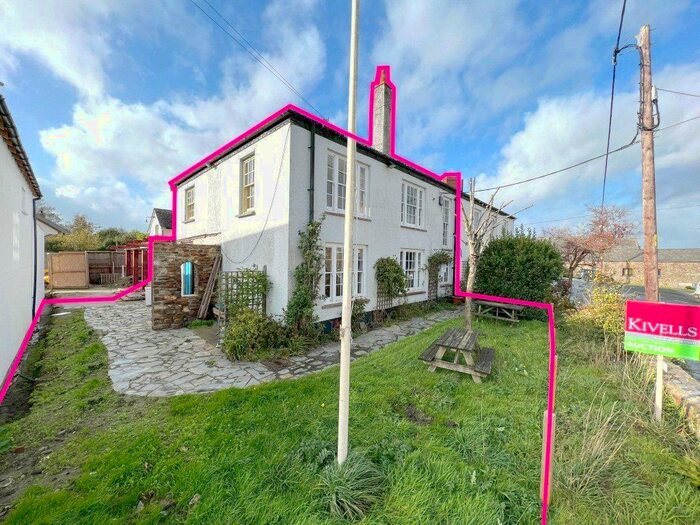 4 Bedroom Semi Detached House For Sale In The Bullers, Marhamchurch