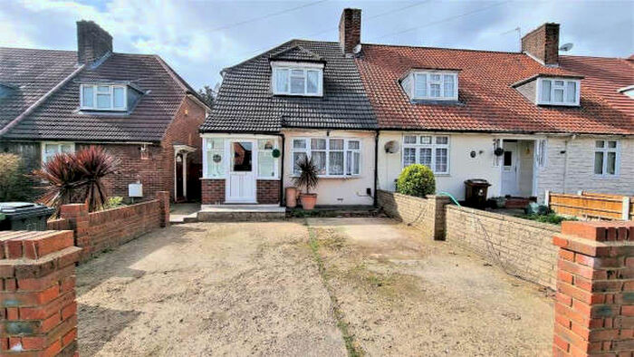 3 Bedroom End Of Terrace House To Rent In Valence Avenue, Dagenham, RM8