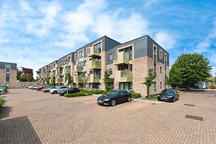 2 Bedroom Flat For Sale In Carnarvon Road, Southend-on-Sea, Essex, SS2