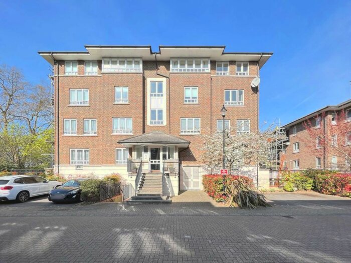 3 Bedroom Flat To Rent In Trent House, May Bate Avenue, KT2