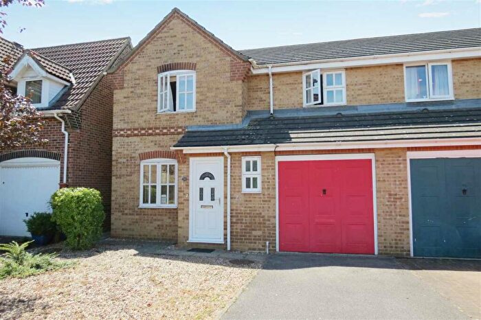 3 Bedroom Semi-Detached House To Rent In Oak Road, Sleaford, NG34