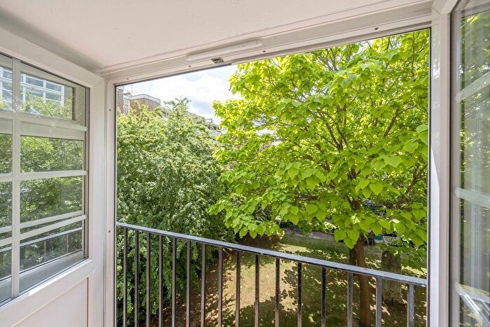 2 Bedroom Flat To Rent In Selhurst Close, Wimbledon Common, London, SW19
