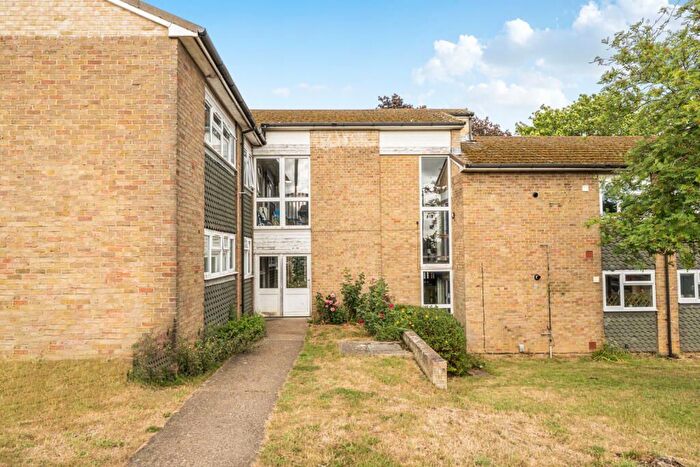 2 Bedroom Flat For Sale In Farleigh Lane, East Farleigh, Maidstone, ME16