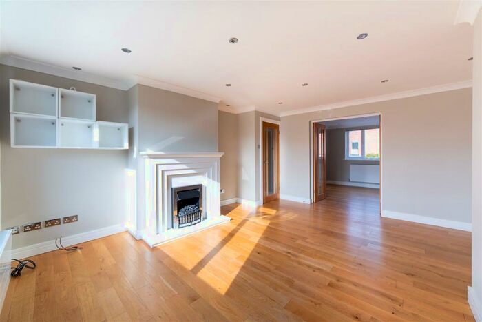 2 Bedroom Apartment To Rent In The Drive, Gosforth, NE3