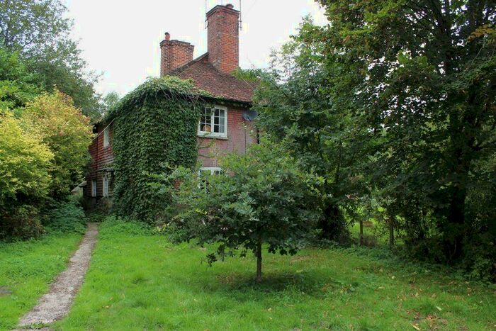 3 Bedroom Semi-Detached House To Rent In Vann Lane, GU8