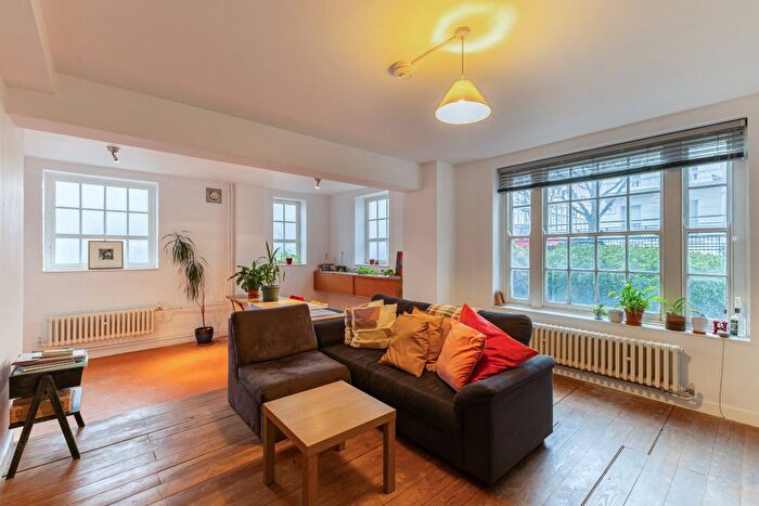 2 Bedroom Flat For Sale In Cambridge Street, Pimlico, SW1V