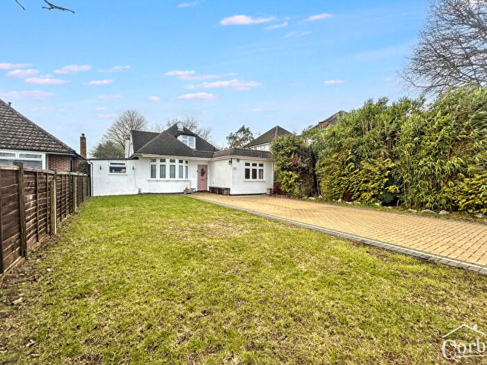 3 Bedroom Detached Bungalow For Sale In Magna Road, Bournemouth, BH11