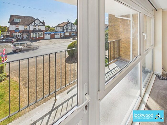2 Bedroom Flat To Rent In Kingston Road, Staines, TW18