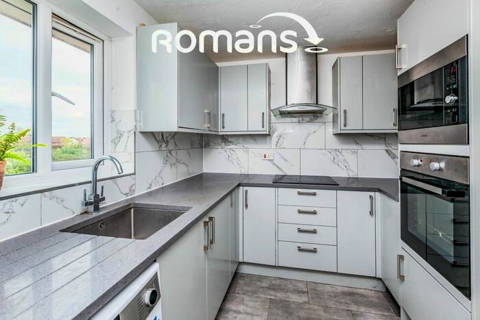 2 Bedroom Flat To Rent In Redford Close, Feltham, TW13