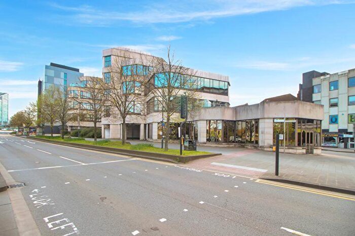 1 Bedroom Flat To Rent In - High Street, Slough, SL1