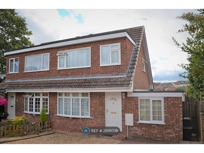 3 Bedroom Semi Detached House To Rent In Gatehouse Close, Cullompton, EX15